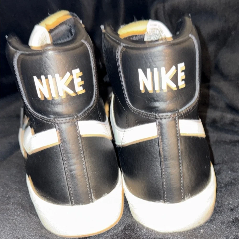 Nike Blazer Mid 77 Vintage Sz 9.5 US MENS
